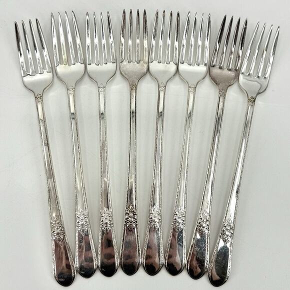 1847 Rogers Bro International ADORATION Silverplate 8 Dinner Forks 7 5/8" - Picture 1 of 5
